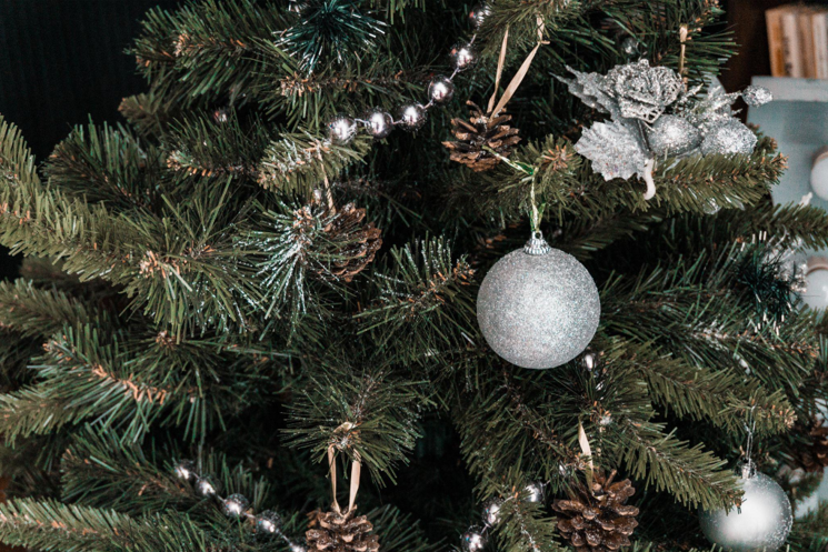 The Perfect Christmas Tree Size for a 9-Foot Ceiling: Tips for Selecting Based on Education